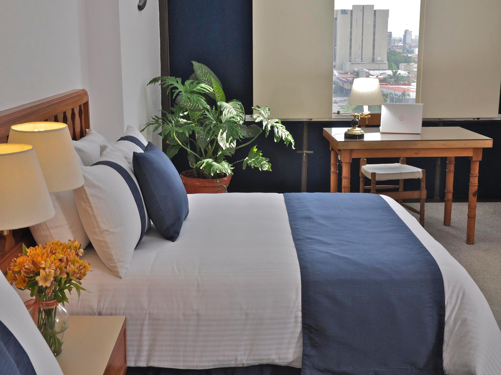 Mision Guadalajara Centro Historico Hotel Ngoại thất bức ảnh